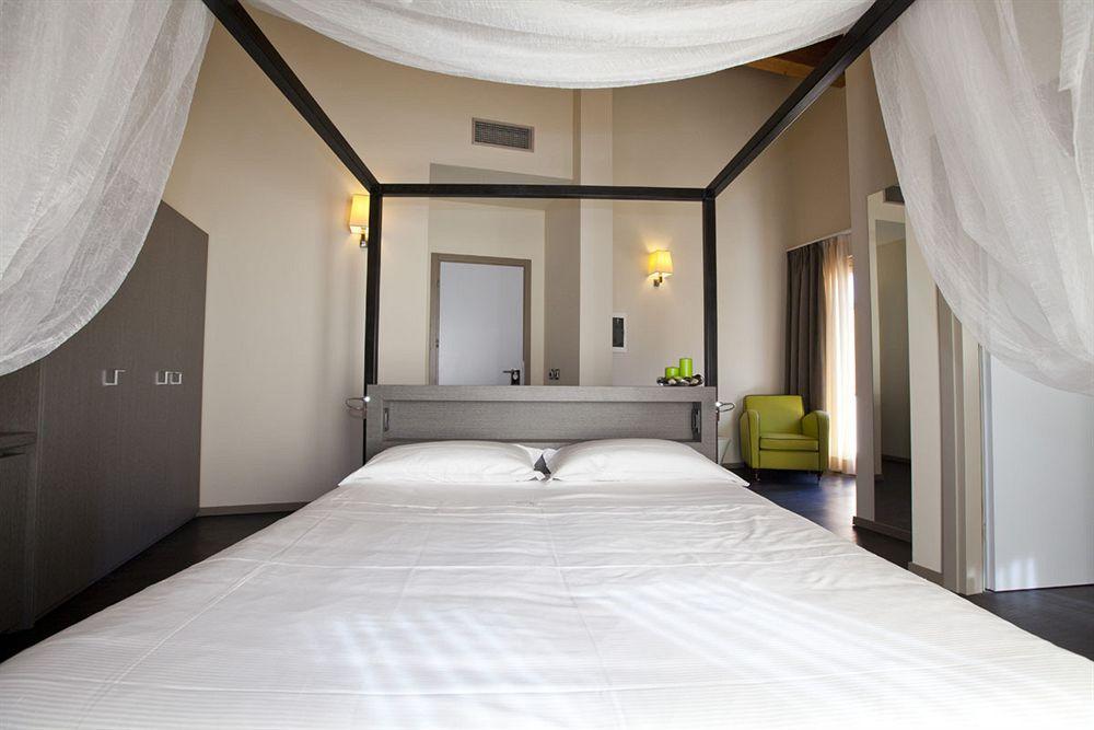 Harmony Suite Hotel Selvino Exteriör bild