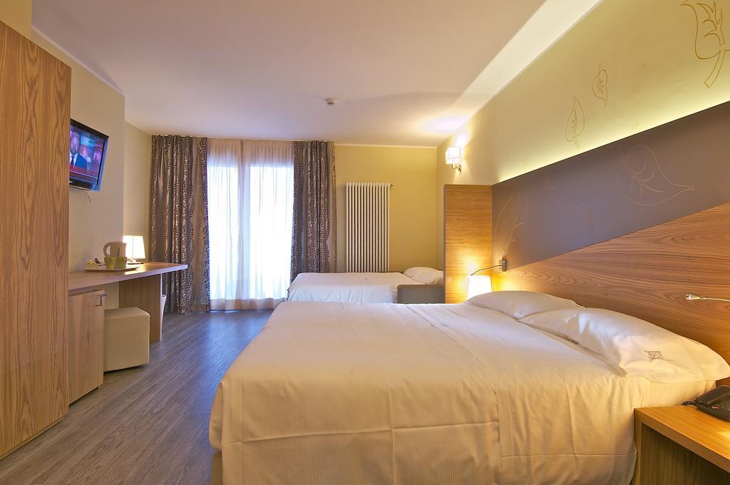 Harmony Suite Hotel Selvino Exteriör bild