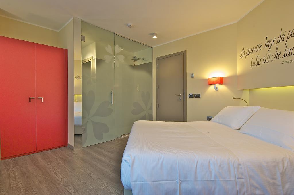 Harmony Suite Hotel Selvino Exteriör bild
