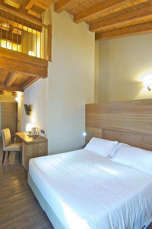 Harmony Suite Hotel Selvino Exteriör bild