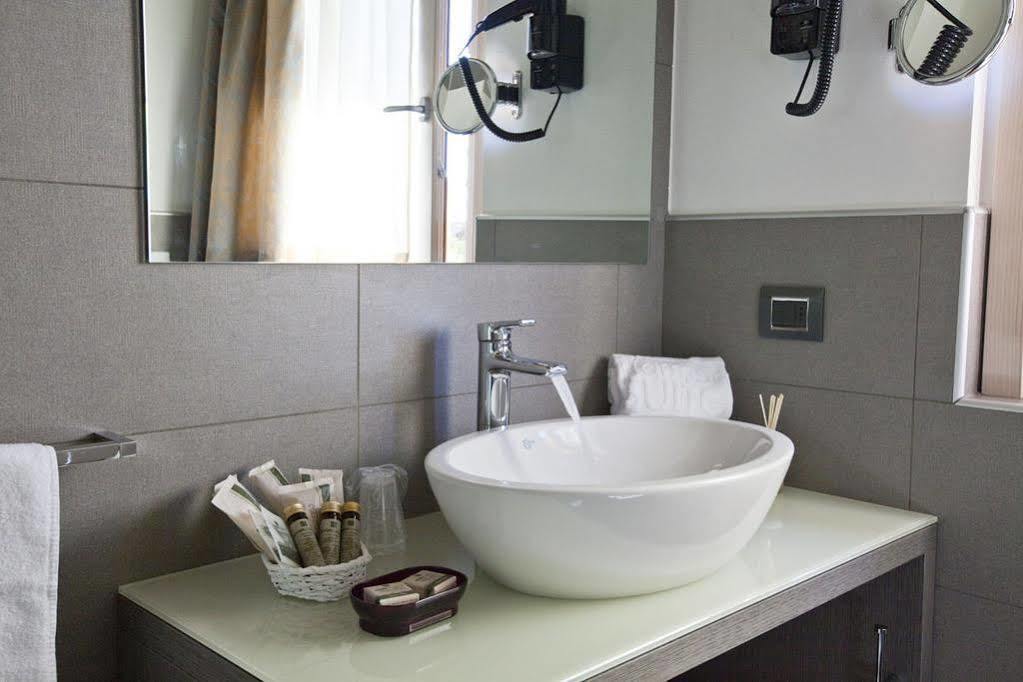 Harmony Suite Hotel Selvino Exteriör bild