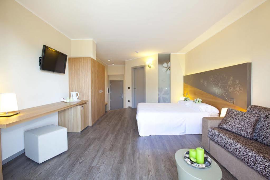 Harmony Suite Hotel Selvino Exteriör bild